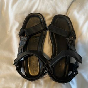 Vince sandals
